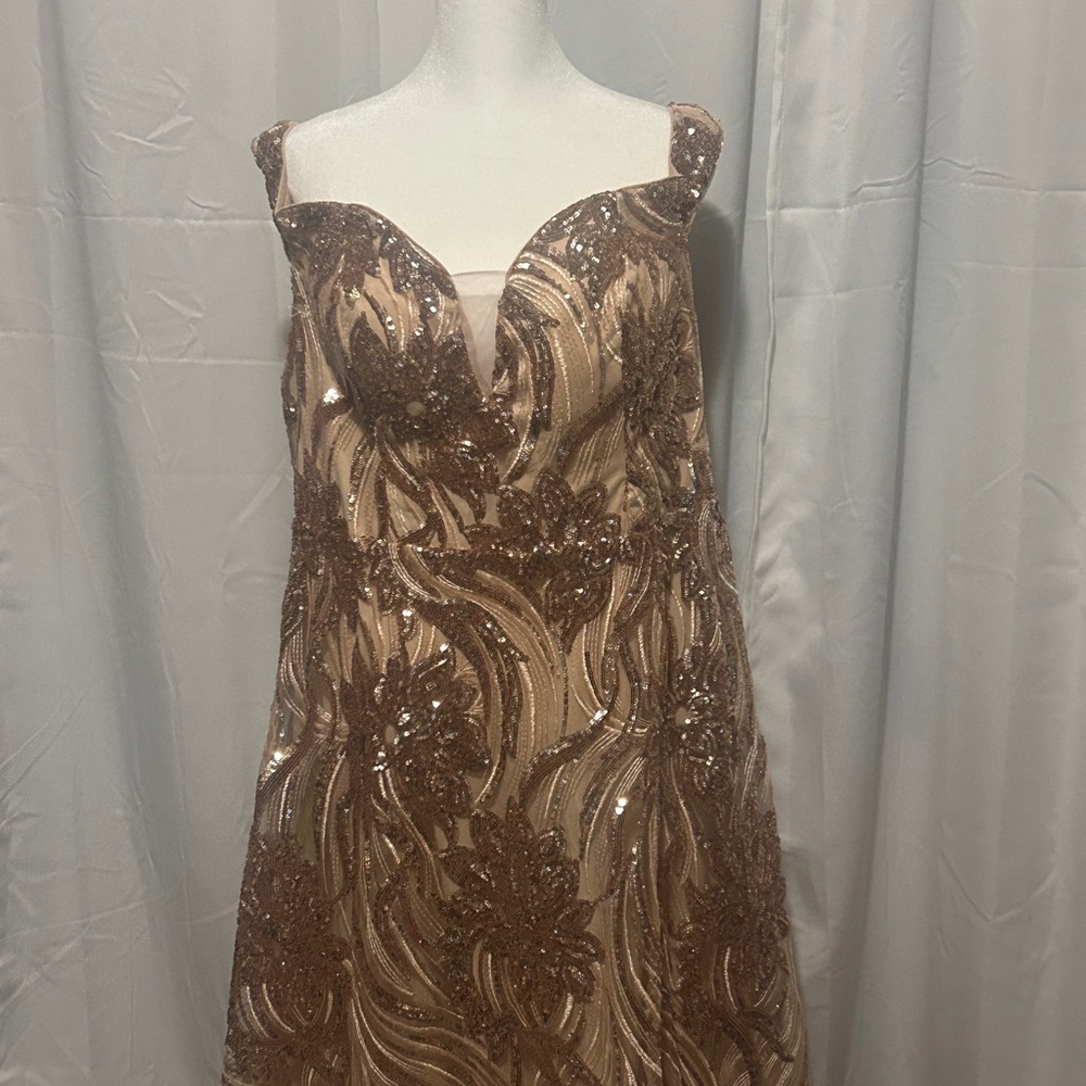 Elegant Sequin Embellished Prom Dress